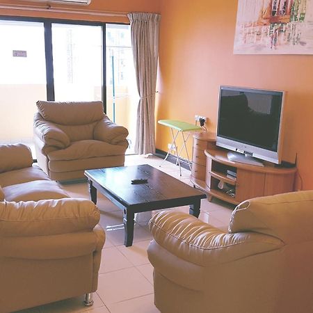 Marina Court Kota Kinabalu- Bigger Group Stay Together- 6 Bedroom Apartments Exterior foto