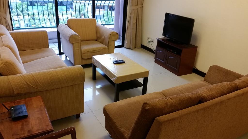 Marina Court Kota Kinabalu- Bigger Group Stay Together- 6 Bedroom Apartments Zimmer foto